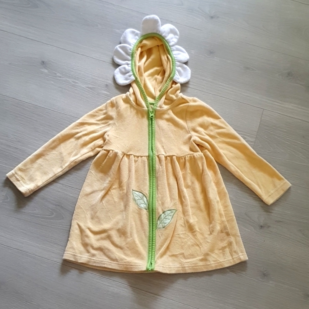 Daisy Zipper Wearable Towel
